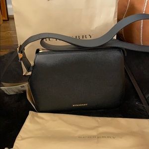 Authentic Burberry Small Hensley crossbody New!